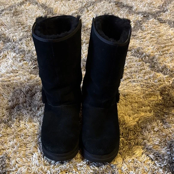 UGG Black Suede Boots with Fur Lining - Picture 1 of 7